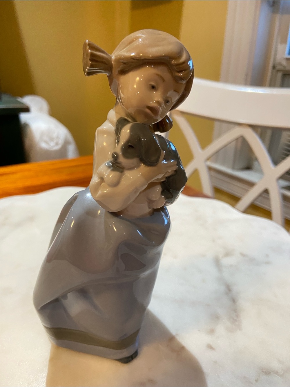 Llardro girl with puppy